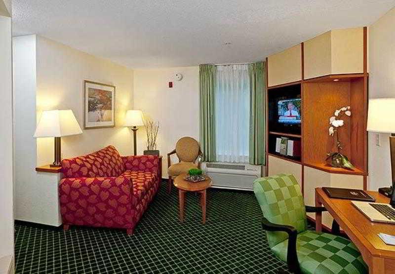 Fairfield Inn & Suites By Marriott Brunswick Freeport Rum bild